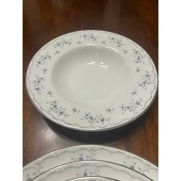 RARE Royal Doulton Fine Bone China Cotillion H4962 Complete 12 pc Place Setting - Picture 3 of 8